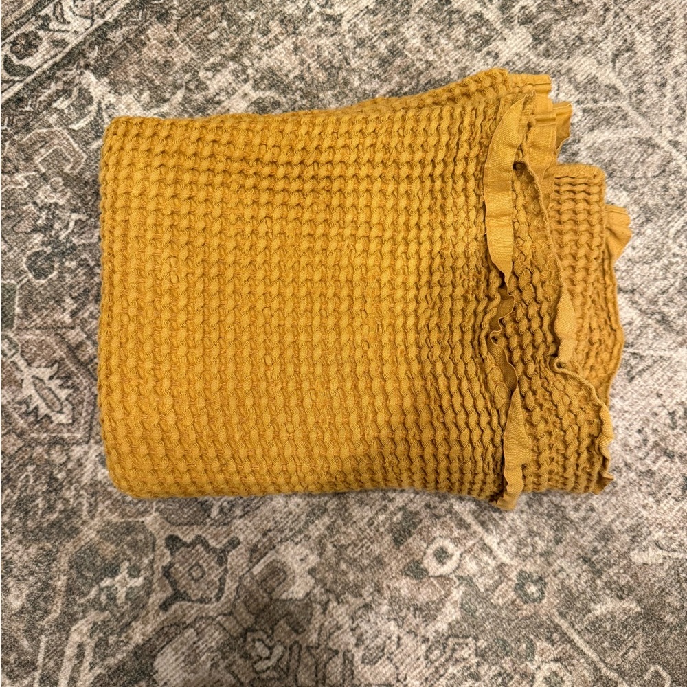 Mallino Waffle Knit Blanket - Picture 2 of 4